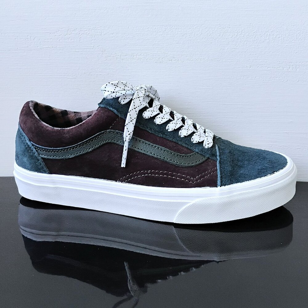 Vans Men's Old Skool Pig Suede Sneaker in Cool & Unique Plaid Scarab